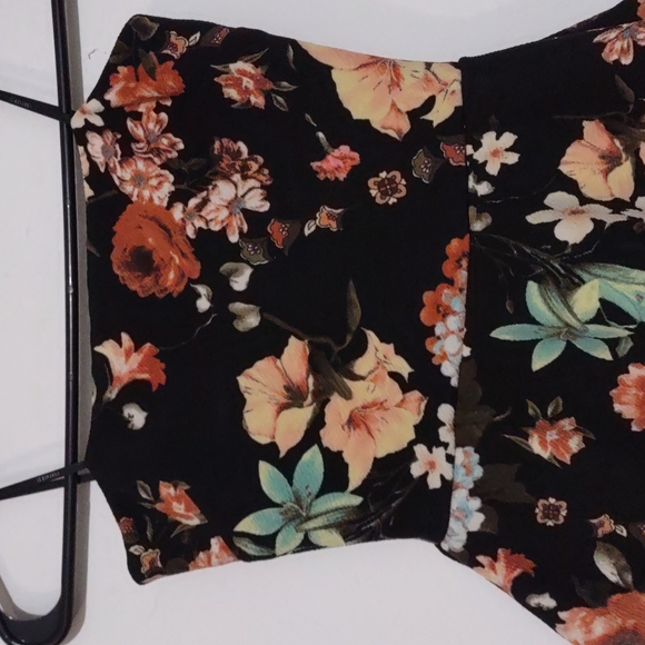 Forever 21 Women's Black Floral Mini Dress Size Small - Picture 3 of 3